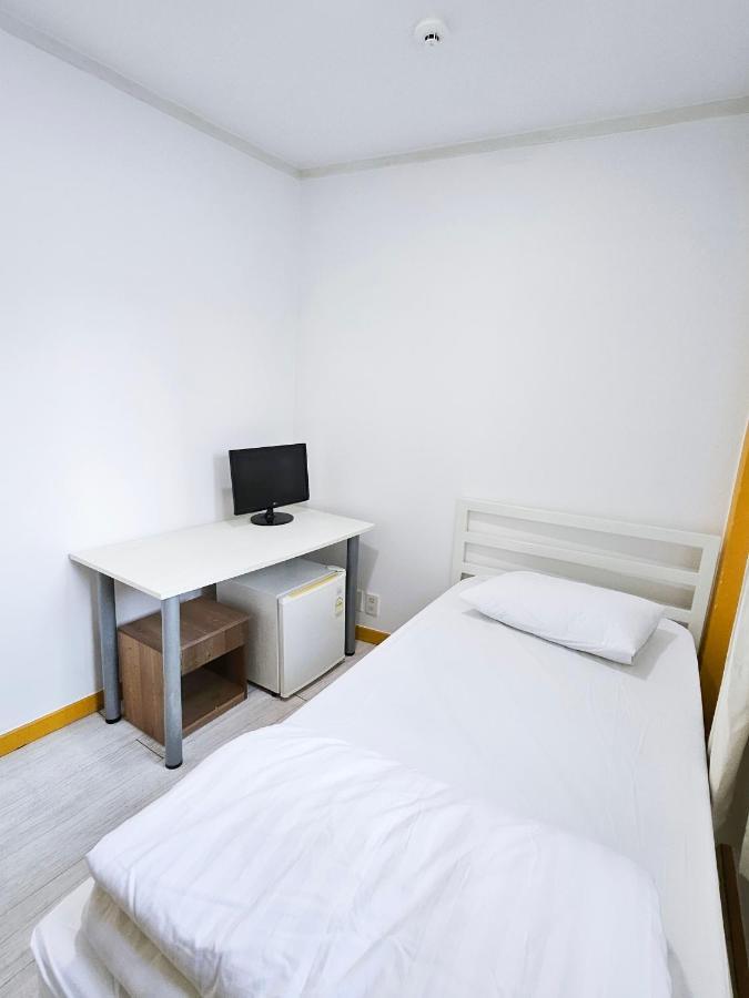 Travelers A Korea Hostel Seoul Exteriör bild