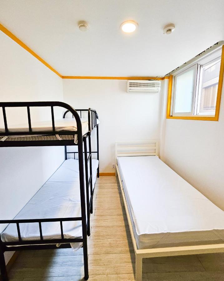 Travelers A Korea Hostel Seoul Exteriör bild