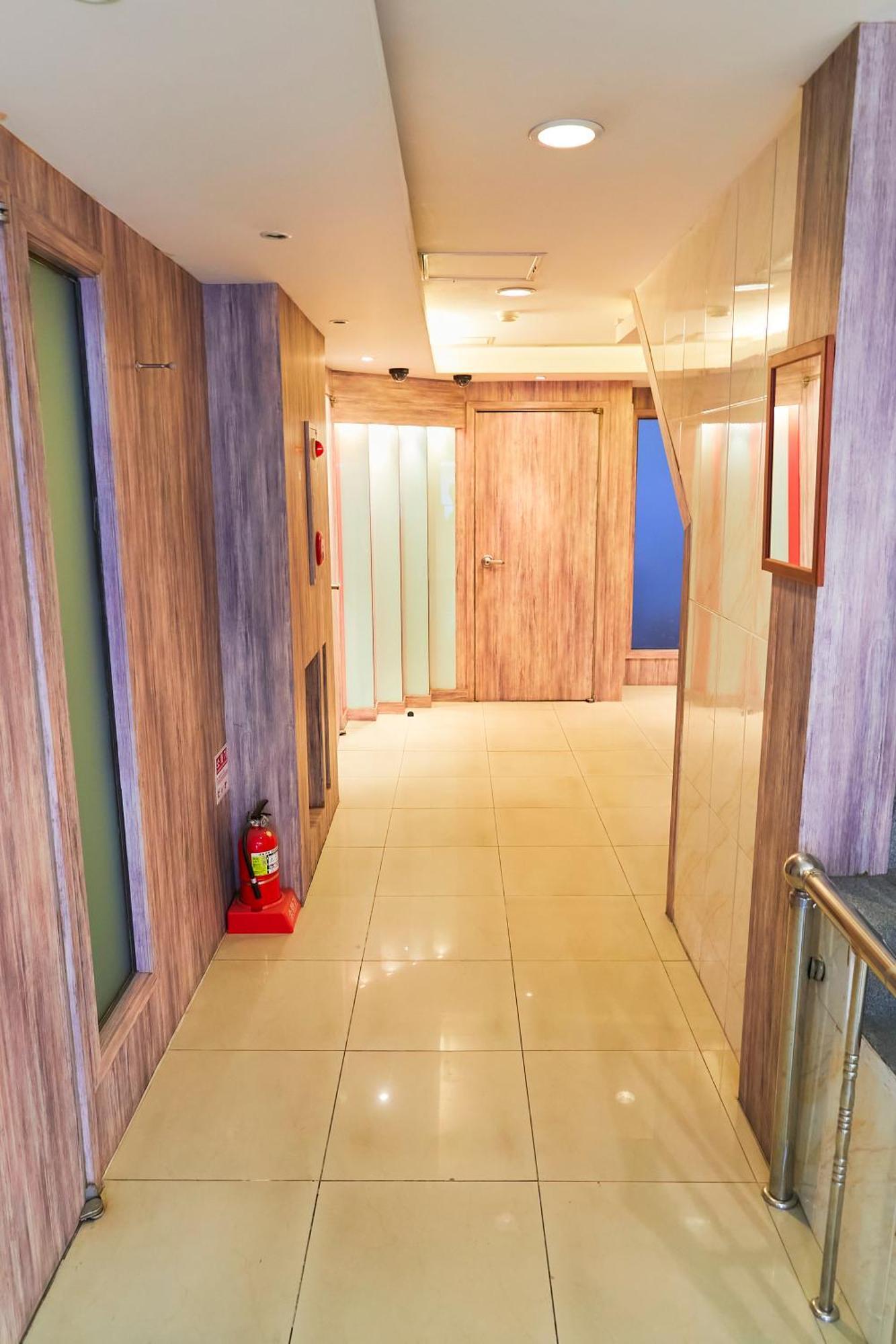 Travelers A Korea Hostel Seoul Exteriör bild
